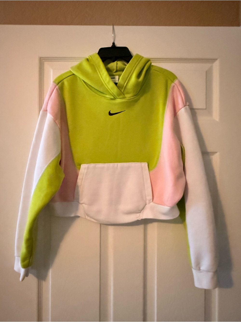 Cropped Nike Hoodie